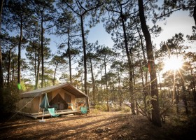 Camping Huttopia Lac de Carcans, Frankrijk ManuReyboz tent hoofd Camping Huttopia Lac de Carcans 30pluskids