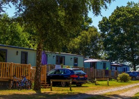 Camping Dun Le Palestel in de Limousin, Frankrijk chalets Camping Dun-le-Palestel 30pluskids