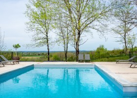 Bassiviere in de Lot-et-Garonne, Frankrijk zwembad met uitzicht Brockbernd Fotografie Bassivière Barn Chic 30pluskids