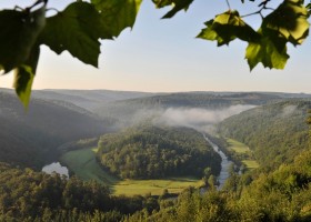 Huttopia Vallee de la Semois Ardennen Belgie vallei Camping Huttopia Vallée de la Semois – Ardennes 30pluskids