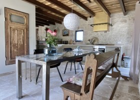 Villa Lafage in de Dordogne, Frankrijk Loft Lafage_kitchen x Villa Lafage 30pluskids