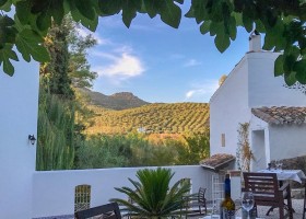 Hotel Molino in Guaro, Andalusie, Spanje gezellig eten met prachtig uitzicht B&B/Rural Hotel El Molino Santisteban 30pluskids