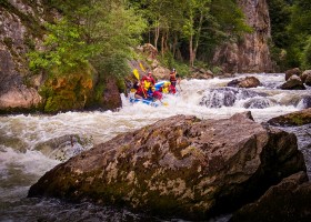 3. Canigou outdoor op camping Ascou La Forge in Ariege, Frankrijk rafting Aude Canigou Outdoor op Camping Ascou La Forge 30pluskids