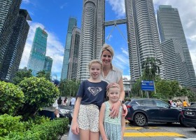 KidsReizen Maleisie-Kuala-Lumpur-Michelle-met-kinderen Maleisië - 2 weken vakantiepret 30pluskids