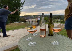 La Saucisserie Gites in de Dordogne, Frankrijk jeu-de-boules en wijn La Saucisserie Gites 30pluskids