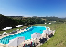 Casa & Glamping Sorriso in Umbrie, Italie zwembad Casa & Glamping Sorriso 30pluskids