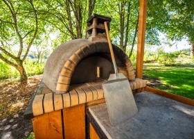 Glamping Auvergne Frankrijk Pizza-oven 2023 Glamping Auvergne 30pluskids