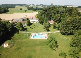 Domaine Le Bost in de Dordogne, Frankrijk van bovenaf Domaine Le Bost 30pluskids