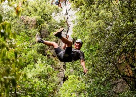 Canigou outdoor op camping Le Rotja in de Pyrenees-Orientales, Frankrijk VIA - stMartin - tokkel Canigou Outdoor op Camping Le Rotja 30pluskids