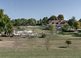 Domaine Le Cariol in de Dordogne, Frankrijk zwembad en tuin Krista Brockbernd fotografie-9732 Domaine Le Cariol 30pluskids