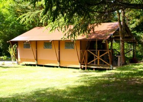 Camping des Arcades in de Lot, Frankrijk VIP lodge Camping Des Arcades 30pluskids