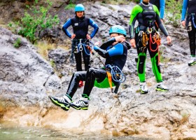 1. Canigou outdoor op camping Ascou La Forge in Ariege, Frankrijk - Galamus - bommetjeswedstrijd Canigou Outdoor op Camping Ascou La Forge 30pluskids