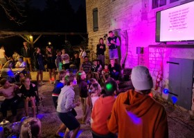 Camping des Arcades in de Lot, Frankrijk karaoke Camping Des Arcades 30pluskids