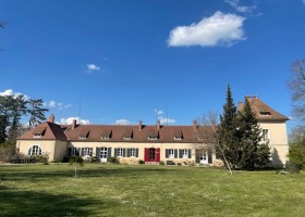 Chateau des Edelins in de Auvergne, Frankrijk het kasteel Chateau des Edelins 30pluskids