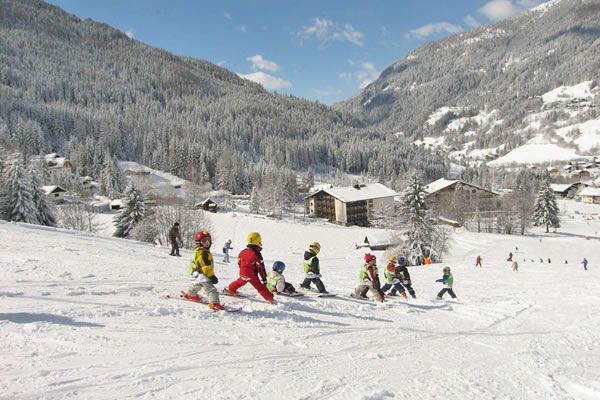 Kids Go Skiles op de oefenweide voor Hotel NockResort - 30pluskids