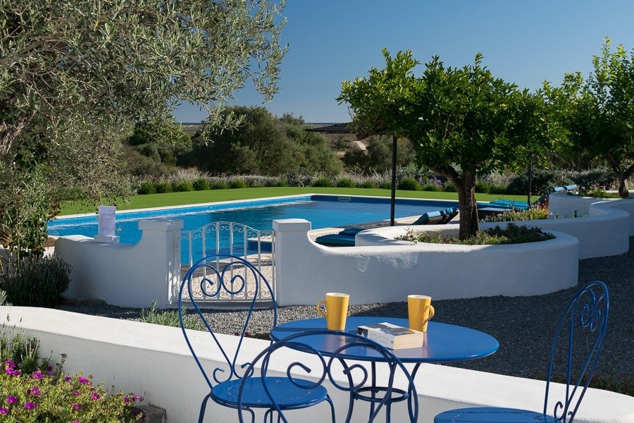 casa flora de sal in moncarapacho portugal zwembad en zitje - 30pluskids