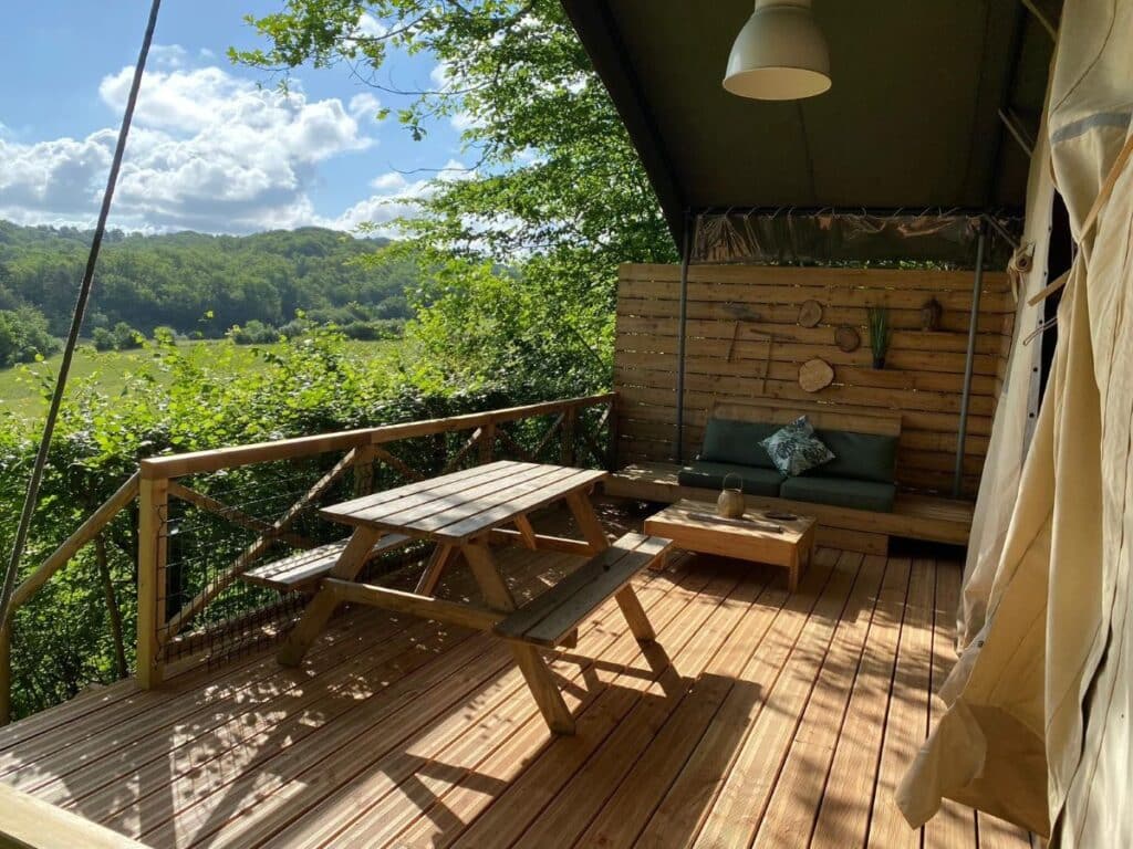 Interview met Domaine La Douce France 8 Terras van lodge met prachtig uitzicht