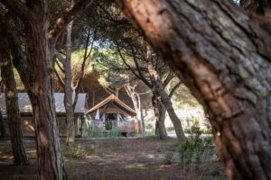 Safaritent bij Huttopia Lago de Obidos aan de Zilverkust