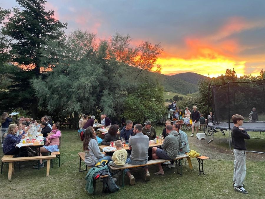 agriturismo camping vista san vicino le marche italie crescia avond kopie 7 - 30pluskids