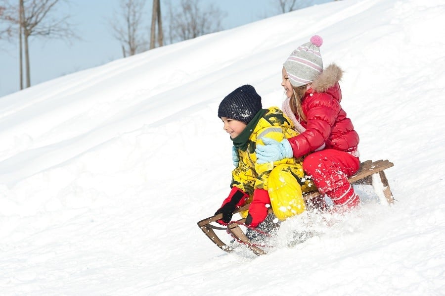 blog kerst in limburg kinderen in de sneeuw - 30pluskids