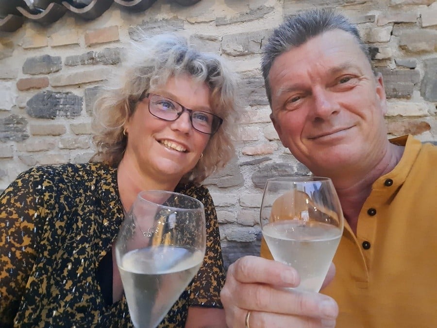 huisopdeheuvel in le marche italie eigenaren - 30pluskids