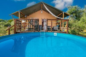Glamping met kinderen op het eiland Krk met eigen zwembad
