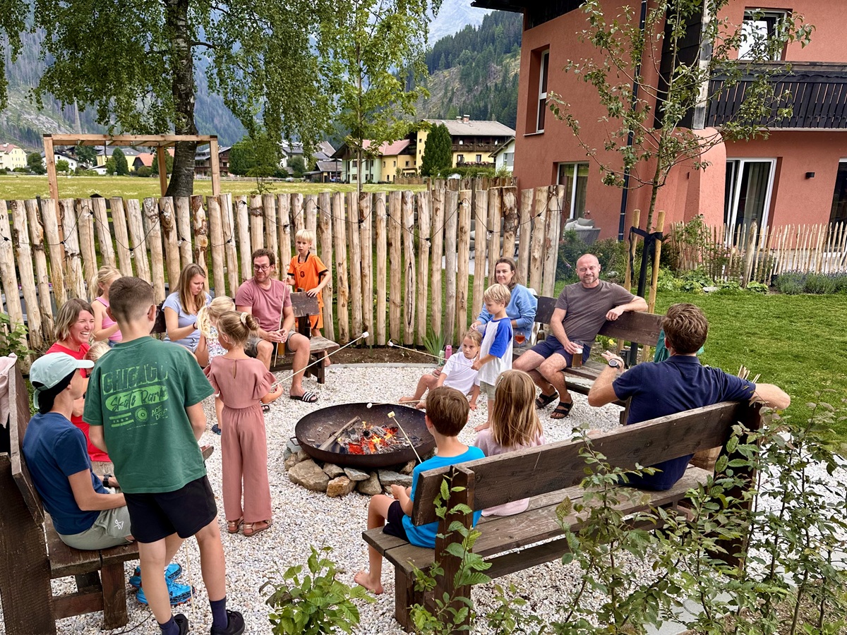 Berghaus wanderlust in mallnitz oostenrijk 1 kampvuur