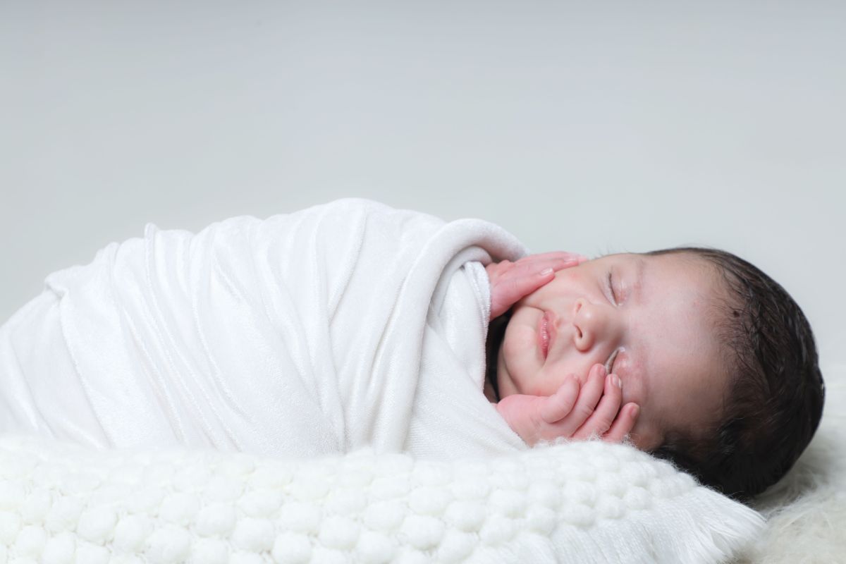 Op deze manier houd je een vertrouwde bedtijd voor je baby op vakantie pexels theamritdev 18671566